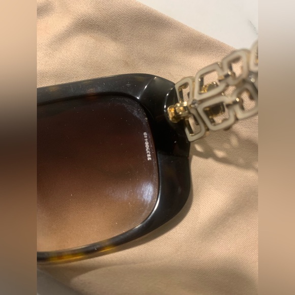 Woman’s “ bvlgari “ Sunglasses ( used light ) - Picture 7 of 7